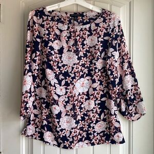 Women’s XS Banana Republic Factory semi-sheer three-quarter sleeve blouse.